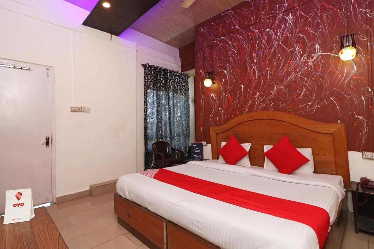 Oyo 80678 Shreenath Residency New Delhi Bagian luar foto