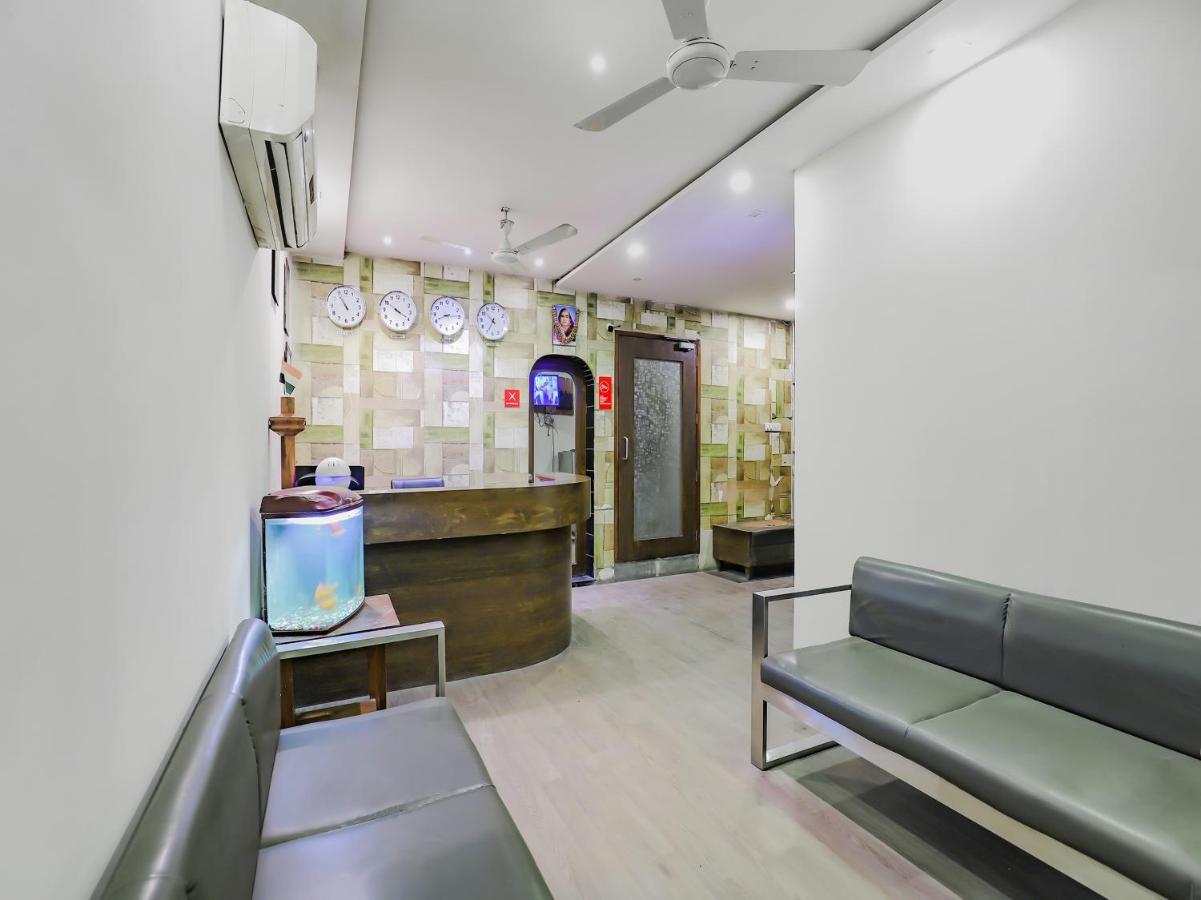 Oyo 80678 Shreenath Residency New Delhi Bagian luar foto