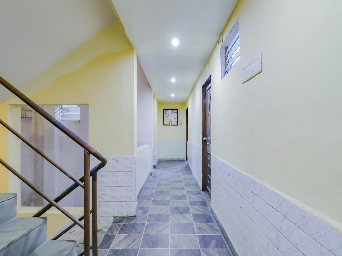 Oyo 80678 Shreenath Residency New Delhi Bagian luar foto